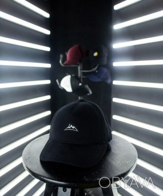
 Мужская кепка (черная) изготовлена из коттона премиум качества с добавлением п. . фото 1