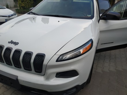 Jeep Cherokee 2017 Latitude black. . фото 3 Автомобiль в гарному станi легко установити газ диски R-18 ГУМа Good year m+s в . . фото 3