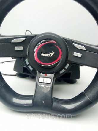 Genius Speed Wheel 5 - руль с ультрамодным дизайном, напоминающий настоящий руль. . фото 5