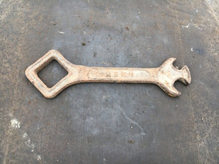 Продам Ретро старовинний гайковий ключ до колекції Царський ключ старовинний СРС. . фото 4