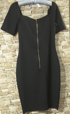Обворожительное, стильное платье чёрного цвета с коротким рукавом размер UK12, E. . фото 5