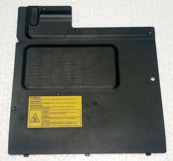 Сервісна кришка з ноутбука FUJITSU Siemens Amilo M7424. Нововолинськ. фото 1 Сервісна кришка з ноутбука FUJITSU Siemens Amilo M7424. Нововолинськ. фото 1