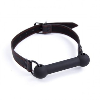 Силиконовый кляп с кожаным ремешком и красной строчкой Silicone Bit Gag Black. Киев. фото 1