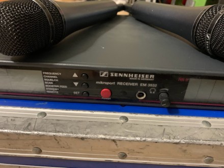 Радиосистема двухканальная Sennheiser EM 3532U SKM 3072 UX
Состояние товара: Б/У. . фото 4