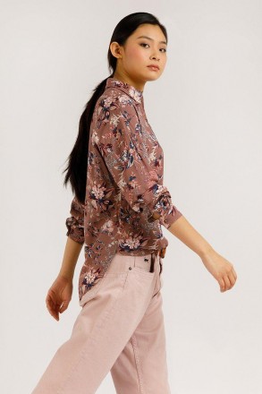 
Летняя блузка-рубашка с цветочным принтом выполнена из воздушной вискозы и стан. . фото 4