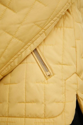Женская куртка стеганая от финского бренда Finn Flare. Куртка с удлиненной спинк. . фото 8