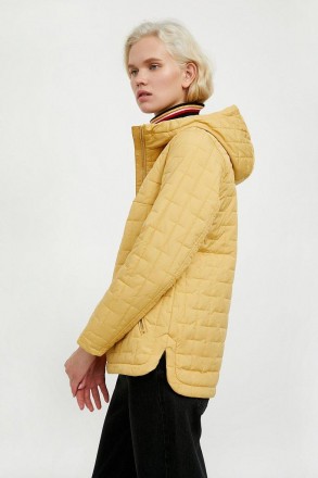 Женская куртка стеганая от финского бренда Finn Flare. Куртка с удлиненной спинк. . фото 4