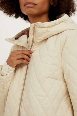 Стеганая куртка женская с капюшоном от финского бренда Finn Flare. В боковых шва. . фото 6