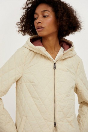 Стеганая куртка женская с капюшоном от финского бренда Finn Flare. В боковых шва. . фото 5