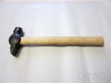 Молоток 0,5 кг, с деревянной ручкой
Действуют оптовые цены. . фото 1