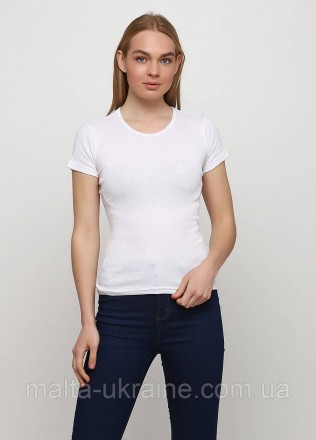 Базовая женская футболка белого цвета Ж469/1-06. Футболка прямого кроя с круглым. . фото 2