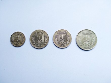 Четыре монеты за 2500 грн.

Или порознь: 50 коп - за 900 грн, 25 коп - 800 грн. . фото 3