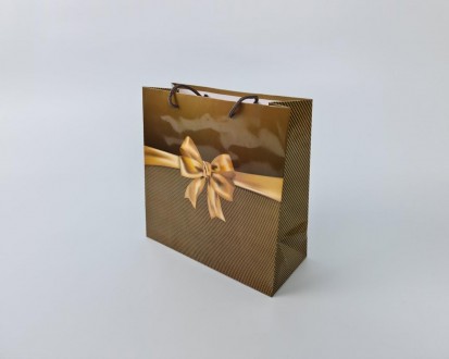 Бумажный подарочный пакет квадрат. Размер: 23*24*10см. Мелованная бумага с глянц. . фото 4