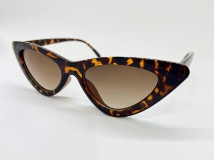 Женские очки солнцезащитные в пластиковой оправе с треугольными линзами коричнев. . фото 4