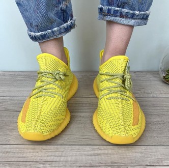 Кроссовки женские желтые рефлективные Adidas Yeezy Boost 350 V2 Full Reflective
. . фото 7