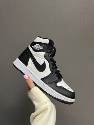 Кроссовки женские черно-белые Nike Air Jordan Retro1 (08037). Київ. фото 1 Кроссовки женские черно-белые Nike Air Jordan Retro1 (08037). Київ. фото 1