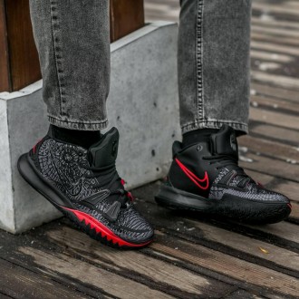 Кроссовки мужские черные Nike Kyrie 7
Отличные мужские спортивные кроссовки Nike. . фото 2