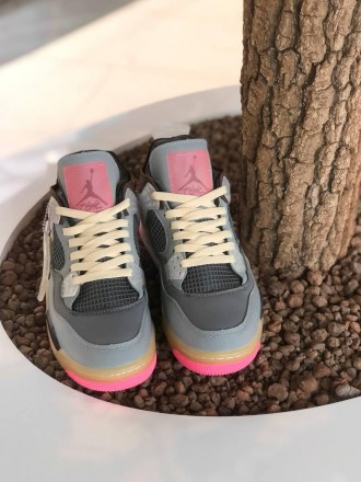 Кроссовки женские серые Nike Air Jordan Retro 4 
Серые женские кроссовки Найк Аи. . фото 9