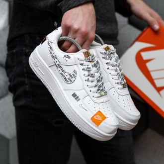 Кроссовки женские белые Nike Air Force 1
Низкие женские кроссовки Nike Air Force. . фото 7