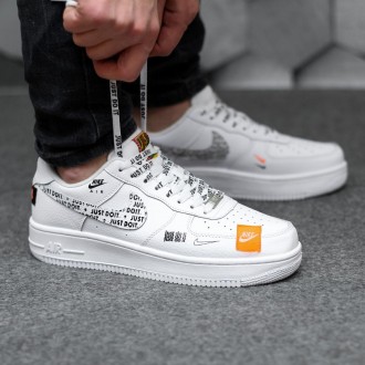 Кроссовки женские белые Nike Air Force 1
Низкие женские кроссовки Nike Air Force. . фото 2