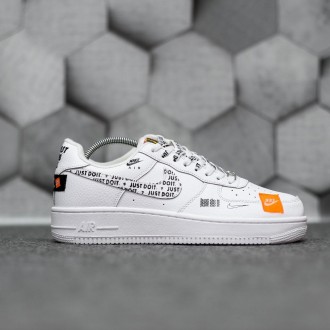 Кроссовки женские белые Nike Air Force 1
Низкие женские кроссовки Nike Air Force. . фото 4