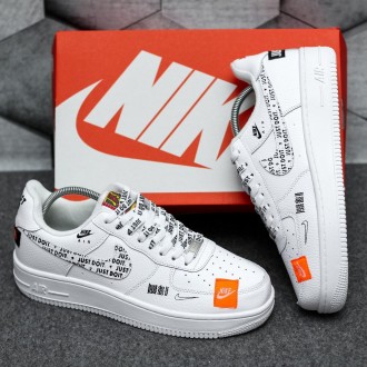 Кроссовки женские белые Nike Air Force 1
Низкие женские кроссовки Nike Air Force. . фото 8