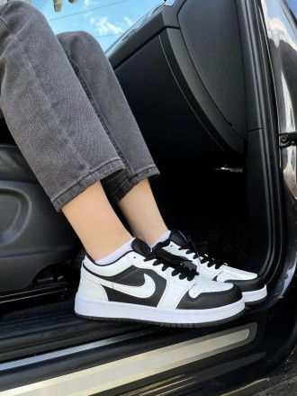 Кроссовки женские черно-белые Nike Air Jordan Retro 1 Low 
Черно-белые низкие кр. . фото 6
