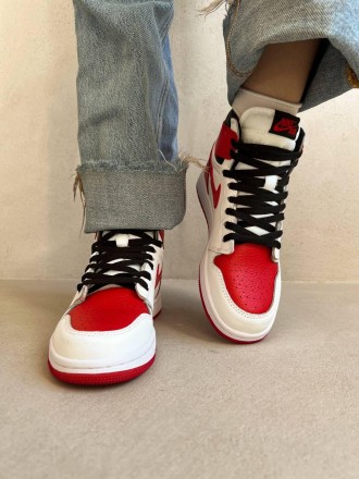 Кроссовки женские бело-красные Nike Air Jordan 1 Retro
Встречайте шикарную бело-. . фото 11