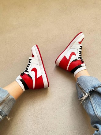 Кроссовки женские бело-красные Nike Air Jordan 1 Retro
Встречайте шикарную бело-. . фото 6