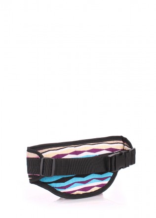 
Два отделения. Застежка молния. Размеры: 30см, высота 15см, регулируемый ремень. . фото 4