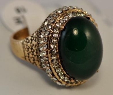Женский крупный перстень с зеленым кабошоном.. . фото 3