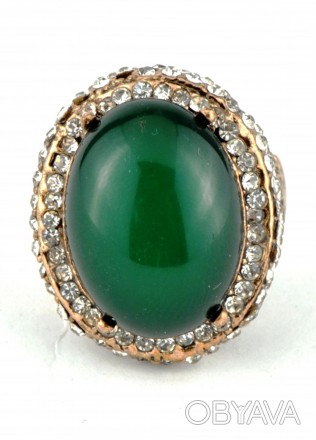 Женский крупный перстень с зеленым кабошоном.. . фото 1