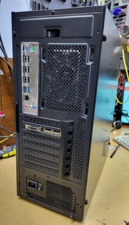 О товаре Рабочая станция Vinga Black Tower на базе двух процессоров Intel Xeon E. . фото 4