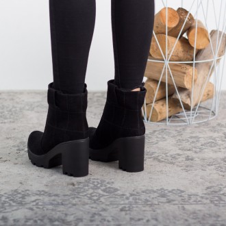 Женские ботинки черные Caji 2641 Ботинки женские выполнены из натуральной замши,. . фото 4