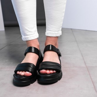 Жіночі чорні сандалії Tubby 3614
Сандалії зі штучної шкіри чорного кольору модне. . фото 2