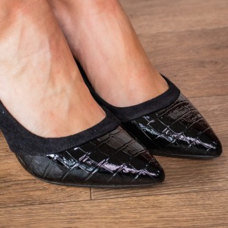 Женские туфли черные Cadbury 2636 Туфли женские выполнены из искусственного лака. . фото 6