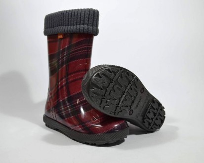 Резиновые сапоги DEMAR арт.HAWAI LUX PRINT red, клетка, 26-27, 17.0. . фото 5 Резиновые сапожки DEMAR (Польша). Литая оболочка из ПВХ надежно защищает сапожки. . фото 5