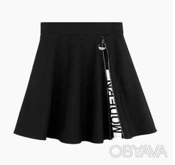Школьная юбка для девочки сшита из смесовой ткани с содержанием вискозы и полиэс. . фото 1