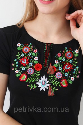 Женская футболка вышиванка - неотъемлемая составляющая гардероба каждой украинск. . фото 5