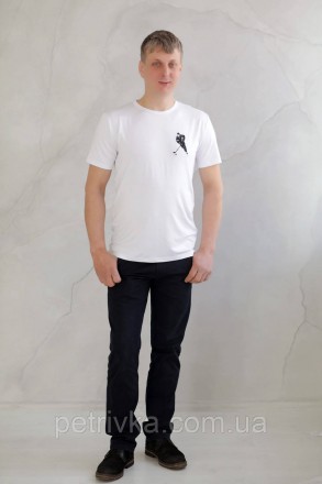 Чоловіча футболка біла з вишитим принтом Хокеїст, висока якість, приємна до тіла. . фото 4