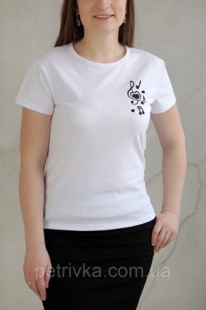 Жіноча біла футболка в стилі CASUAL, з вишитим принтом Скрипковий ключ
Висока як. . фото 4