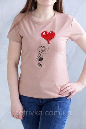Жіноча футболка в стилі CASUAL, з вишитим принтом Дівчинка з кулькою серце.
Висо. . фото 4