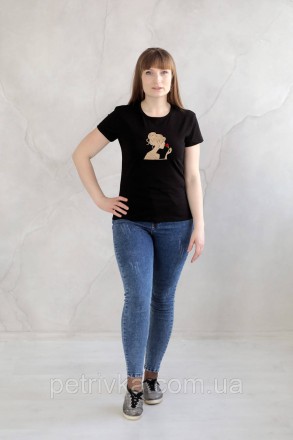 Жіноча чорна футболка в стилі CASUAL, з вишитим принтом "Жіноча роза".
Висока як. . фото 2