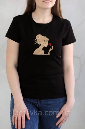 Жіноча чорна футболка в стилі CASUAL, з вишитим принтом "Жіноча роза".
Висока як. . фото 3