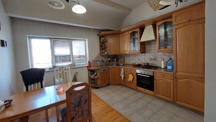 3к,вул.Шевченка,є/р,і/о,є все необхідне. Київ. фото 1 3к,вул.Шевченка,є/р,і/о,є все необхідне. Київ. фото 1
