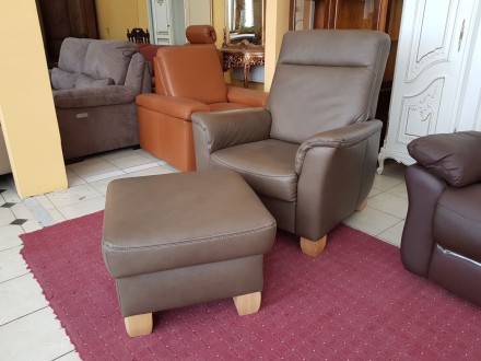 Новое кожаное кресло – с пуф (подставка для ног). Мебель очень мягкая и комфортн. . фото 9