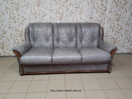 Кожаный трехместный не раскладной диван на деревянной основе, декорированный вст. . фото 5