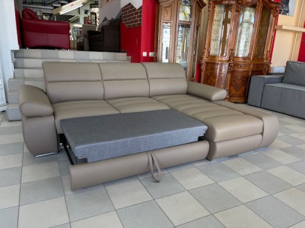 Новый кожаный угловой диван привезен из Европы.
Диван с релаксирующими подлокотн. . фото 7