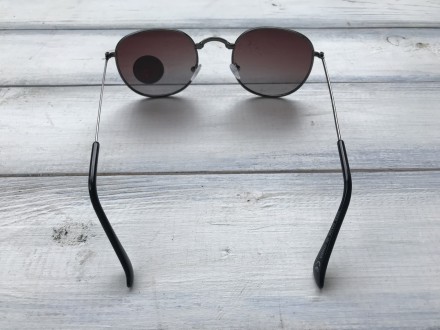 Подростковые очки с линзой Polarized
Polarized это качественная линза с защитой . . фото 4
