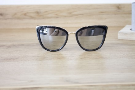 Детские очки с линзой UV400
Детскиее очки стильной формы и красивым сочетанием ц. . фото 3
